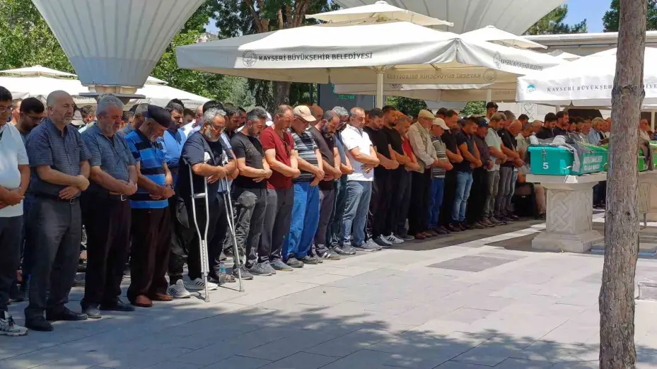 Camide öldürülen şahıs toprağa verildi