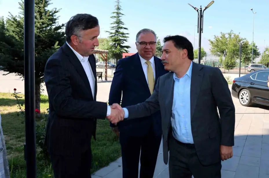 Vali Çiçek’ten İl Millî Eğitim Müdürlüğü’ne ziyaret