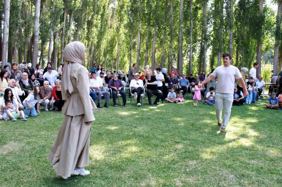 Çerkesler, kültürlerini her yıl düzenledikleri şenlikte yaşatıyor