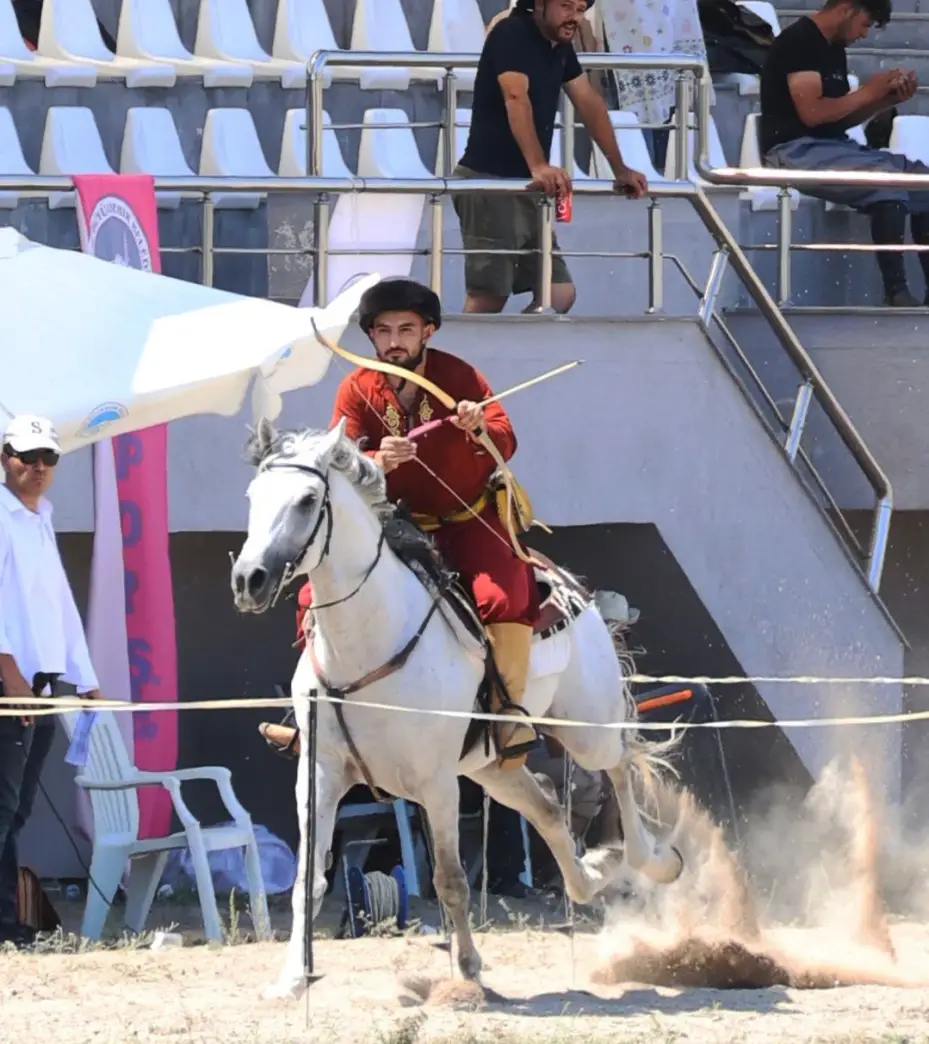 Atlı okçuluğun kalbi Kayseri’de attı