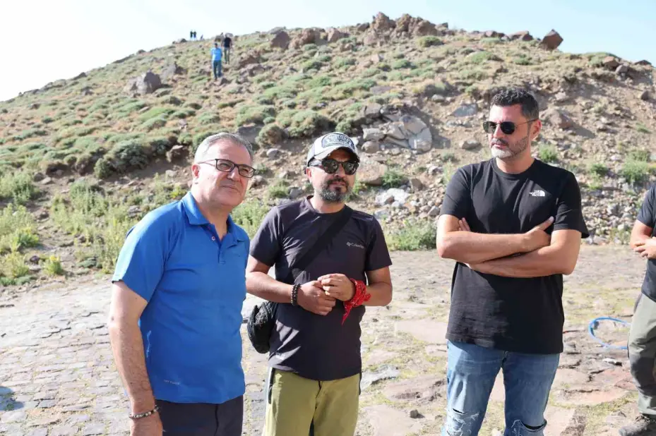 Hacılar’ın zirvesinde azim, dayanışma ve doğa sevgisi buluştu
