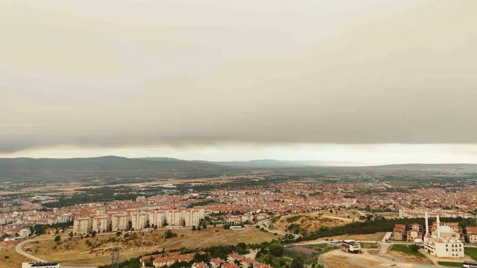 Bilecik’teki yangında Eskişehir semaları dumanla kaplandı