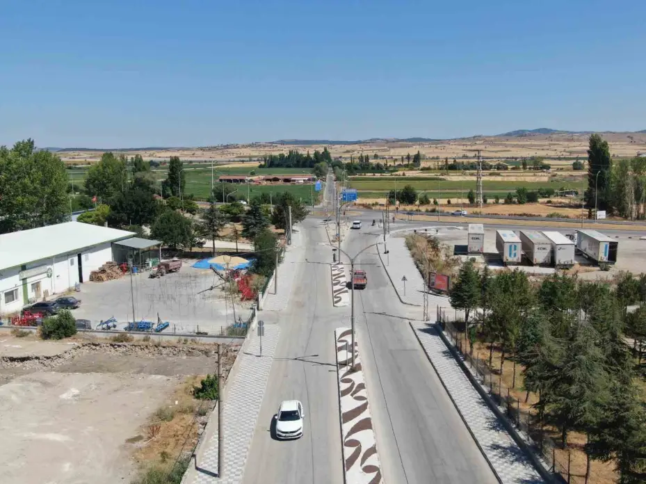 Mustafa Kemal Caddesi’nde kaldırım çalışmaları tamamlandı