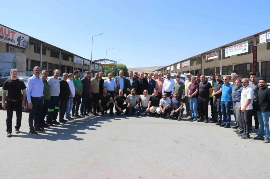 Başkan Uzun, esnafla buluşarak yapılacak projeler hakkında bilgiler verdi