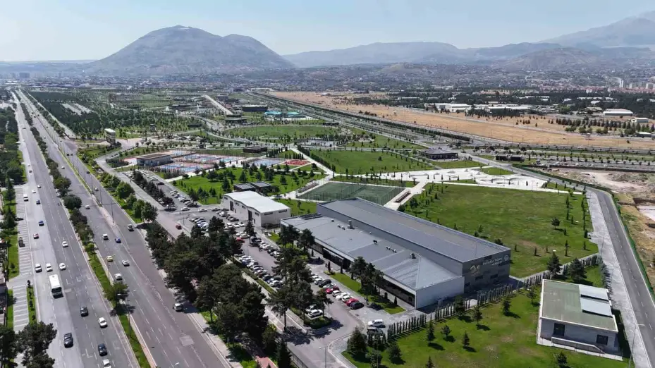 Büyükşehir, Türkiye’deki ilk yerli ve milli havuz sterlizasyon sistemi ile örnek oluyor