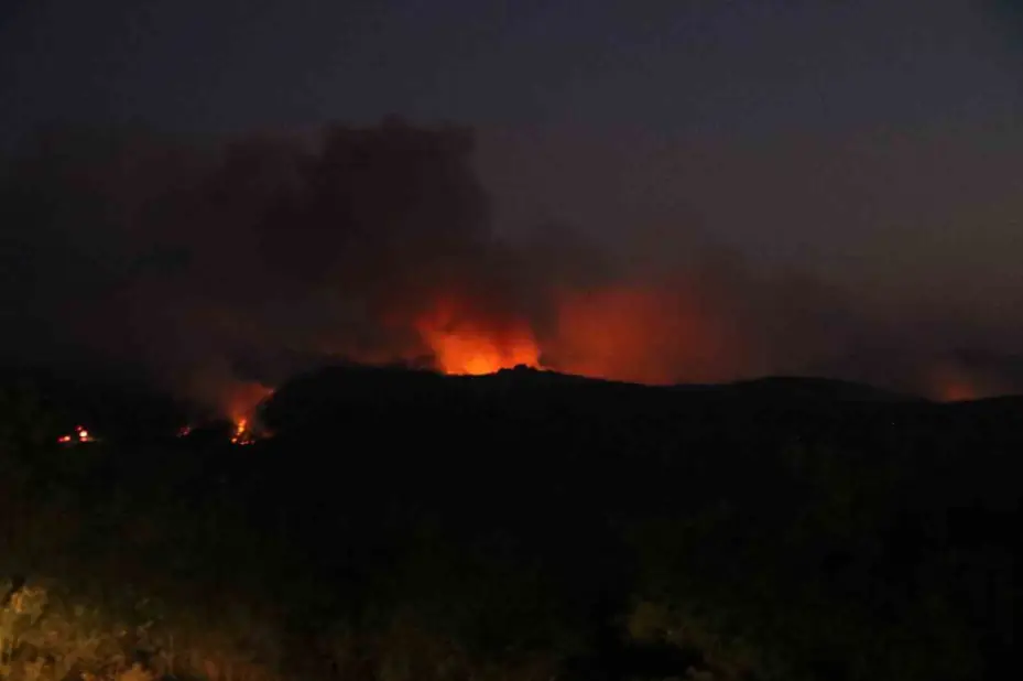 Eskişehir’de orman yangınına havadan müdahaleye ara verildi