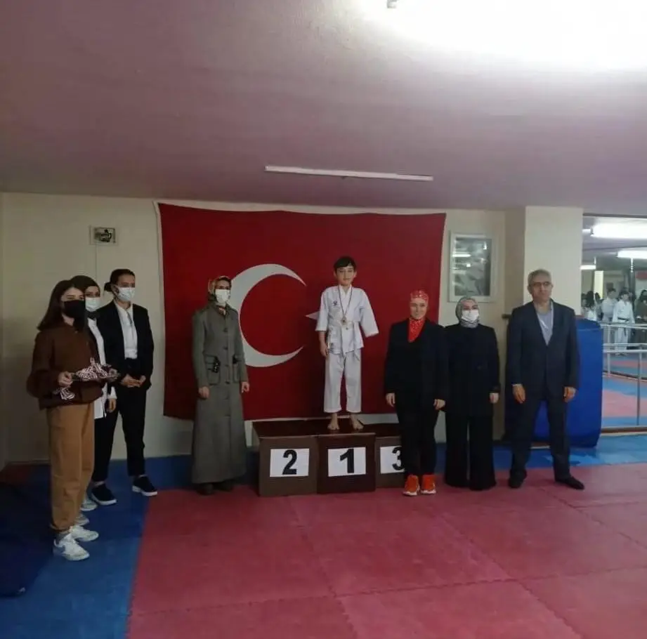 Doğuştan bir kolu ampute olan Mehmet Efe: "Benim engelim yok, sadece hayallerim var"
