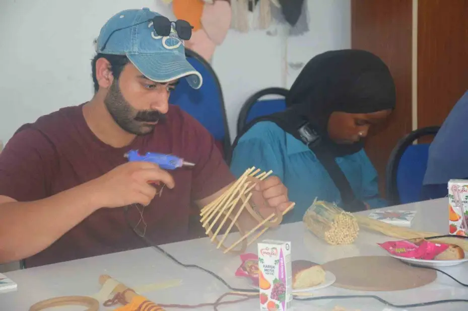 Yabancı öğrenciler Sorgun’da çini atölyesini gezdi