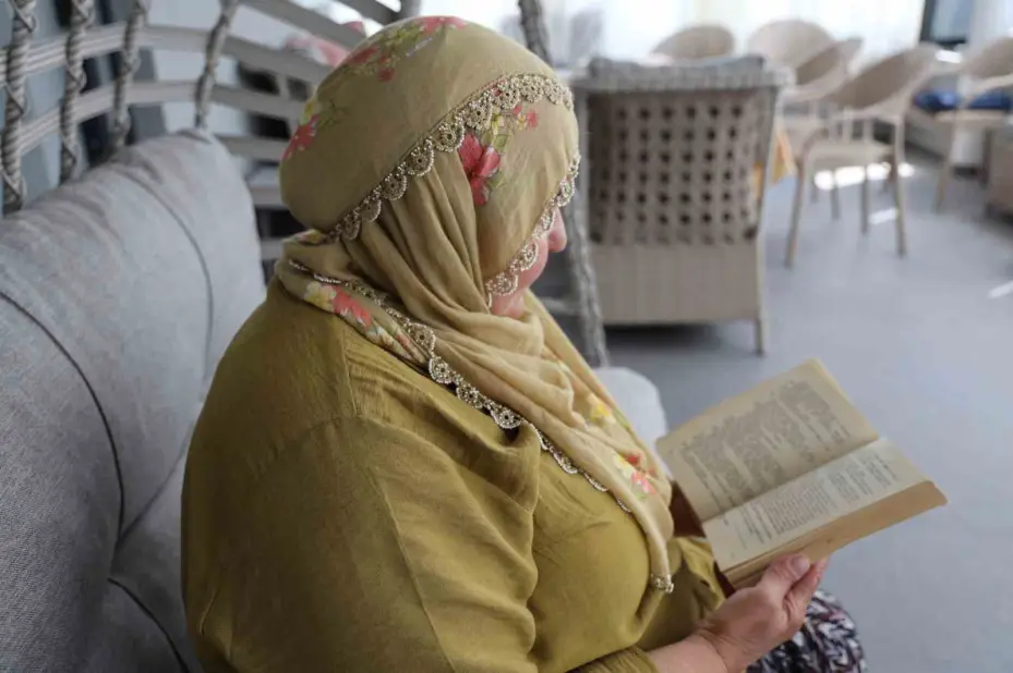 Vatan hasretini yazarak giderdi