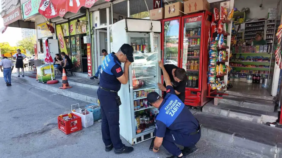 Büyükşehir Zabıta’dan kent estetiğine ve güvenliğine yönelik kararlı müdahale