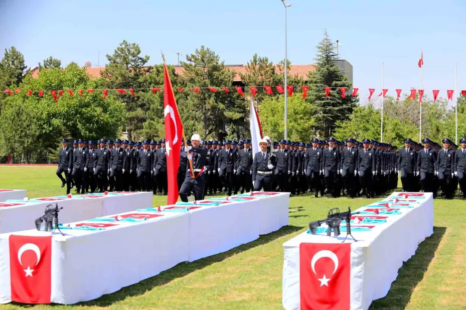 Vali Çiçek, 31’inci Dönem POMEM Mezuniyet Töreni’ne katıldı