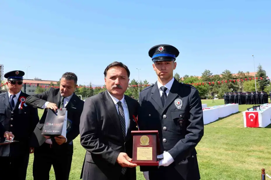 Vali Çiçek, 31’inci Dönem POMEM Mezuniyet Töreni’ne katıldı