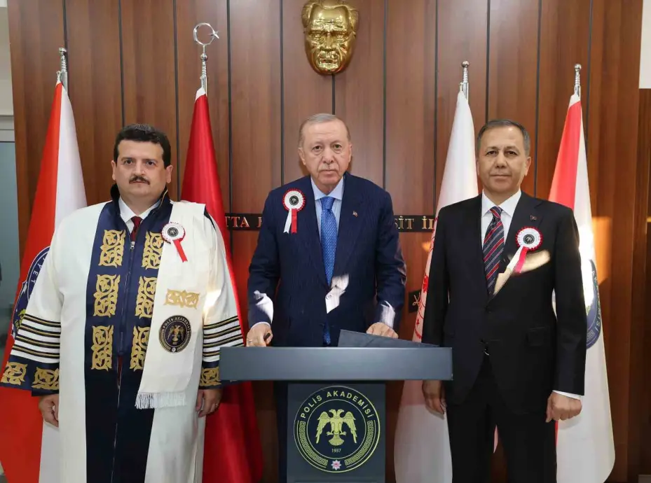 Cumhurbaşkanı Erdoğan: "Hiçbir sabotaj, hiçbir tahrik, hiçbir tuzak, Türkiye’yi girdiği bu tarihi yoldan geri döndüremeyecek"