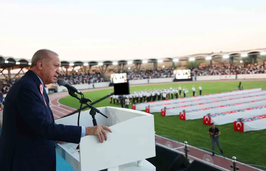 Cumhurbaşkanı Erdoğan: "Hiçbir sabotaj, hiçbir tahrik, hiçbir tuzak, Türkiye’yi girdiği bu tarihi yoldan geri döndüremeyecek"