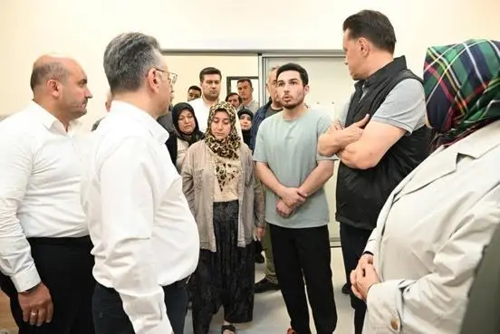 Vali Aksoy, orman yaralılarını ziyaret etti