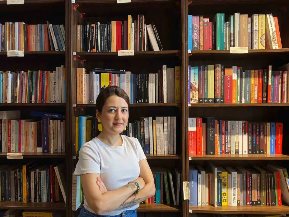 Kitap okuma alışkanlığı azalmıyor, değişiyor