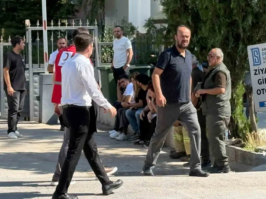 Adli Tıp önünde ailelerin acı bekleyişi sürüyor