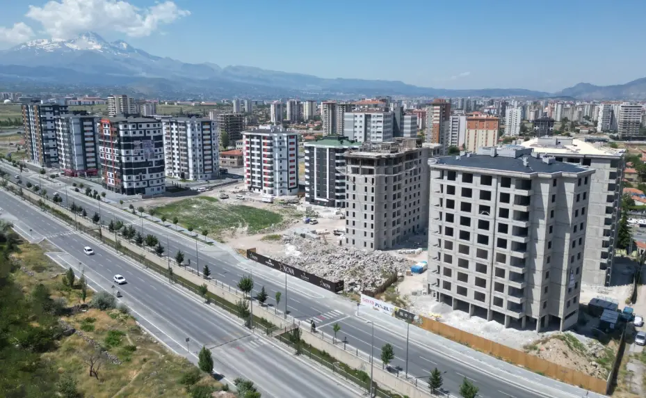 Melikgazi’de kentsel dönüşüm çalışmaları hız kesmeden devam ediyor