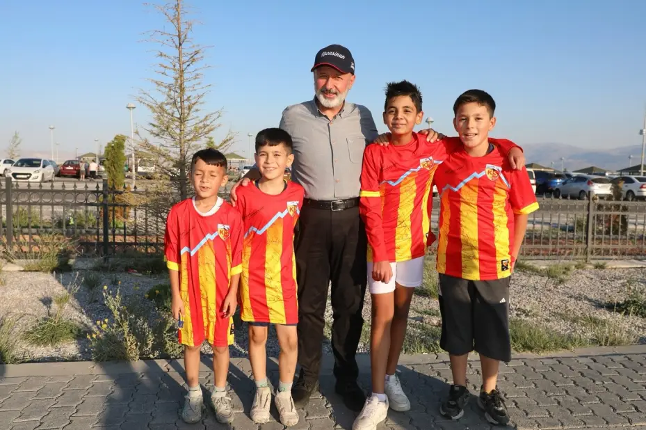 Başkan Çolakbayrakdar: "En güzel şehir manzaralı millet bahçesi, herkesin yeni gözdesi oldu"