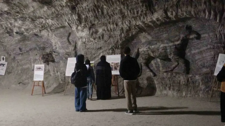 Termometreler 40 dereceyi aştı: Vatandaşlar, serinlemek için yerin 150 metre altına iniyor