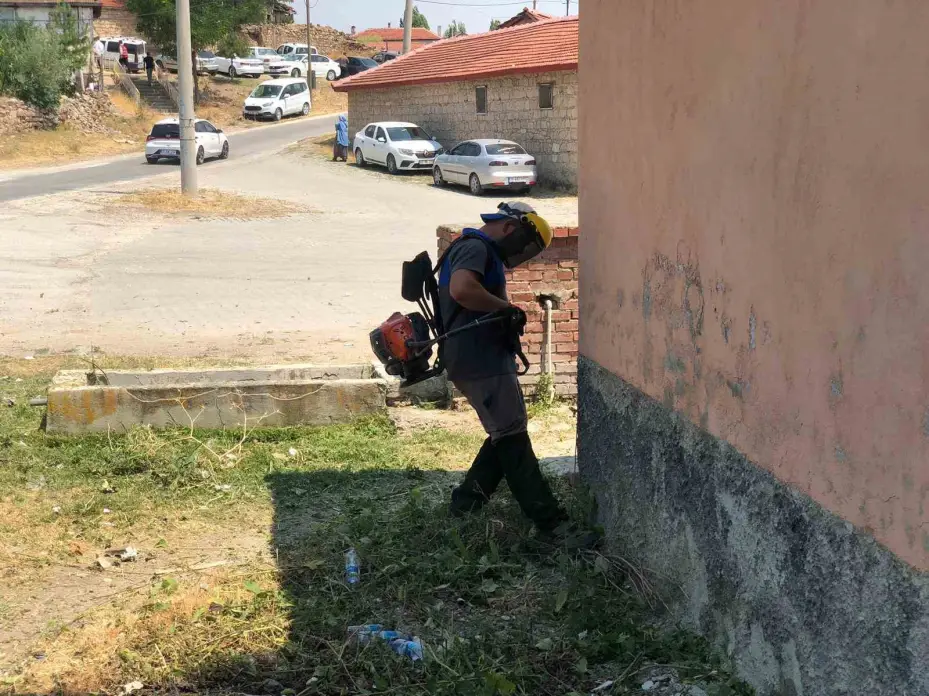 Şehidin cenaze namazı öncesi ekipler çalışma yapıyor