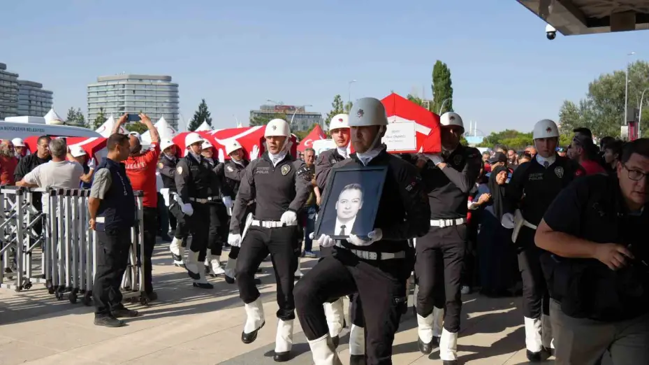 Eskişehir’de orman yangınında şehit olan 5 AKUT gönüllüsü Ankara’da son yolculuğuna uğurlandı