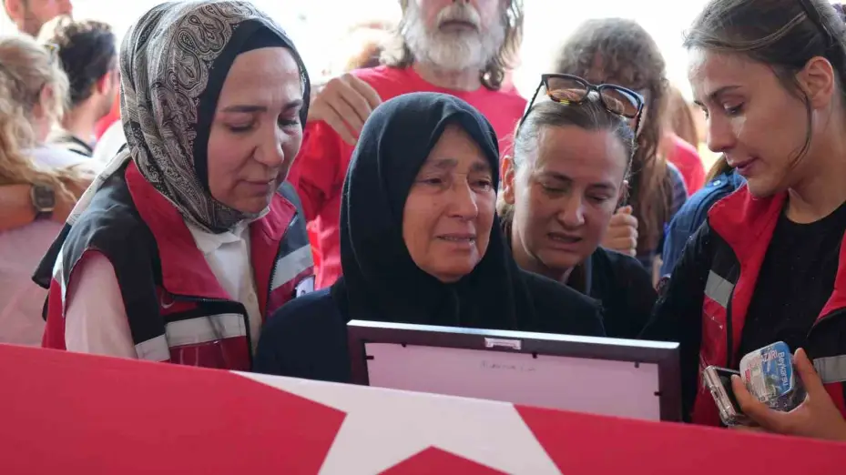 Eskişehir’de orman yangınında şehit olan 5 AKUT gönüllüsü Ankara’da son yolculuğuna uğurlandı