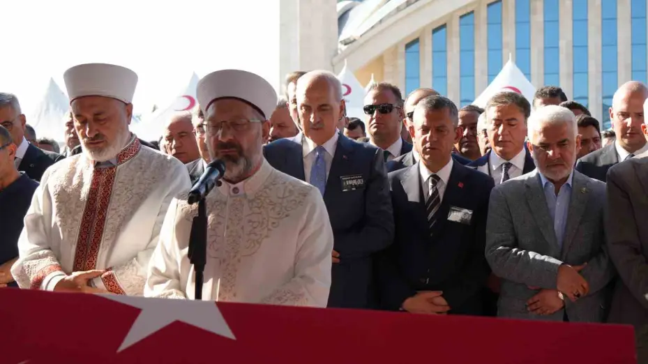 Eskişehir’de orman yangınında şehit olan 5 AKUT gönüllüsü Ankara’da son yolculuğuna uğurlandı