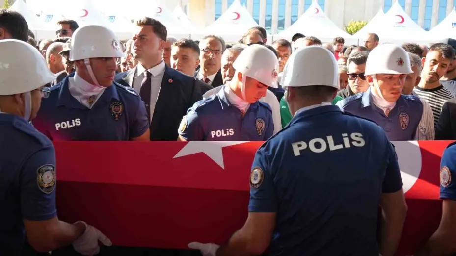 Eskişehir’de orman yangınında şehit olan 5 AKUT gönüllüsü Ankara’da son yolculuğuna uğurlandı