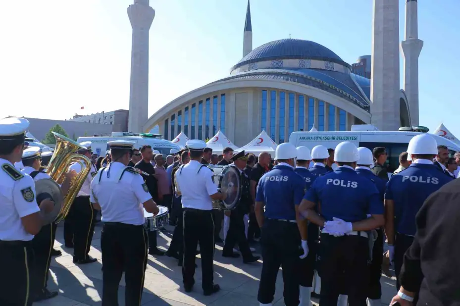 Eskişehir’de orman yangınında şehit olan 5 AKUT gönüllüsü Ankara’da son yolculuğuna uğurlandı