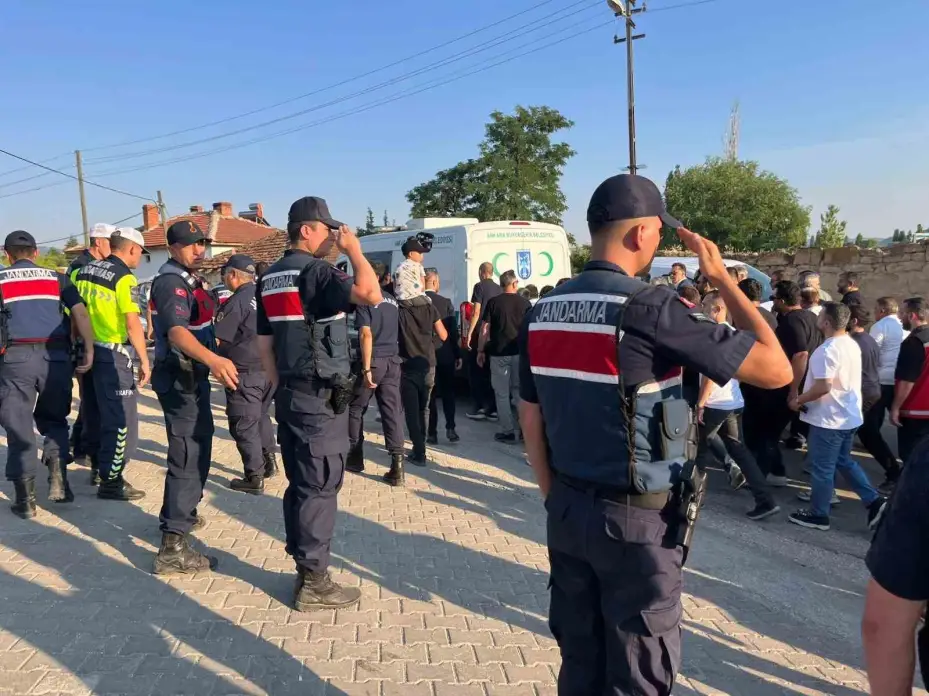 Yangın şehidi Tolunay Kocaman gözyaşları içinde son yolculuğuna uğurlandı
