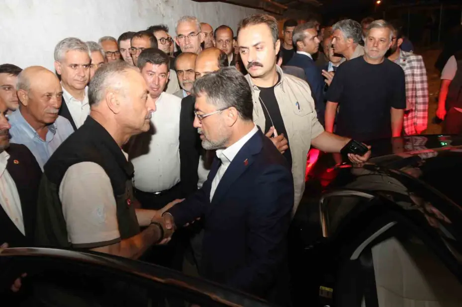 Bakan Yumaklı’dan şehit ailesine taziye ziyareti