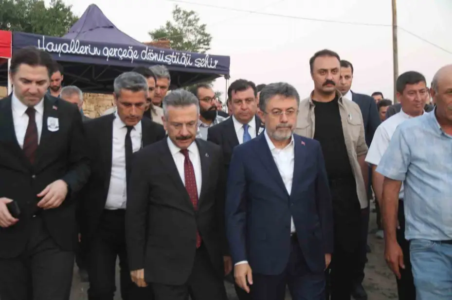 Bakan Yumaklı’dan şehit ailesine taziye ziyareti