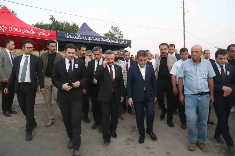 Bakan Yumaklı’dan şehit ailesine taziye ziyareti