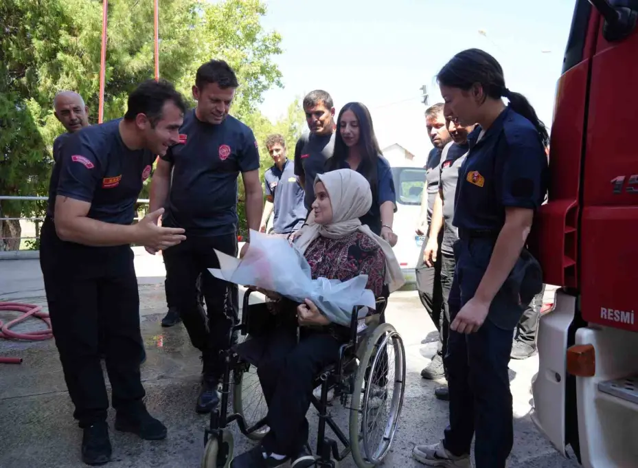 Kırıkkale itfaiyesi, engelli kadının hayalini gerçekleştirdi