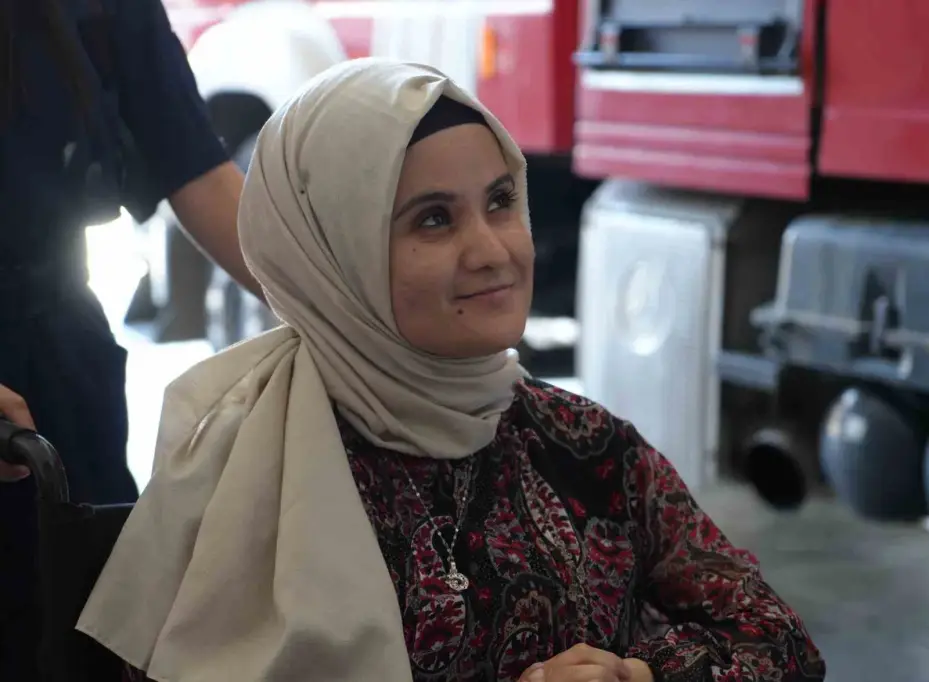 Kırıkkale itfaiyesi, engelli kadının hayalini gerçekleştirdi