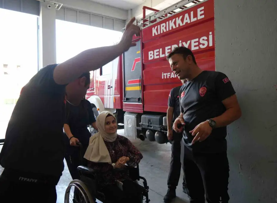 Kırıkkale itfaiyesi, engelli kadının hayalini gerçekleştirdi