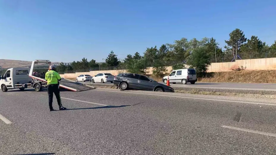 Ankara’da arızalanan otobüse kamyonet çarptı: 2 ölü, 1 ağır yaralı