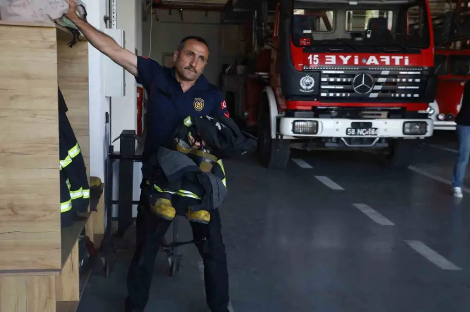 Uzmanı uyardı: "Çatı aralarına bırakılan eşyalar yaz aylarında yangına davetiye çıkartıyor"