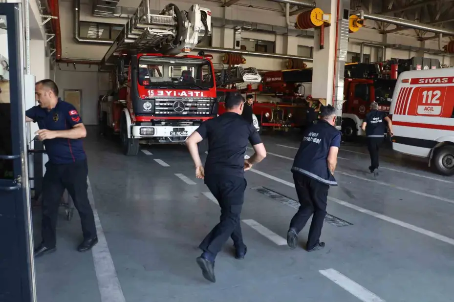 Uzmanı uyardı: "Çatı aralarına bırakılan eşyalar yaz aylarında yangına davetiye çıkartıyor"