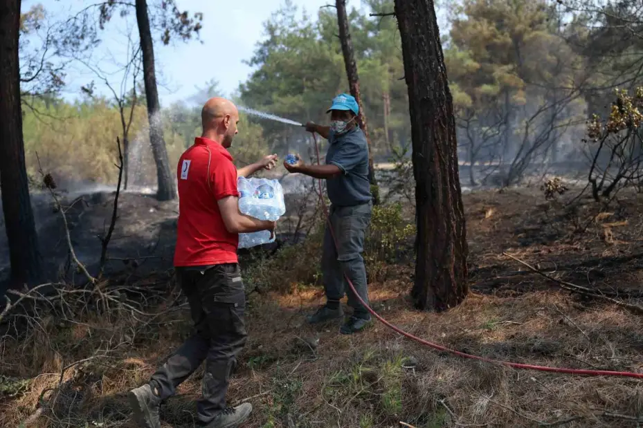 Türk Kızılay’dan orman yangını olan bölgelere yardım