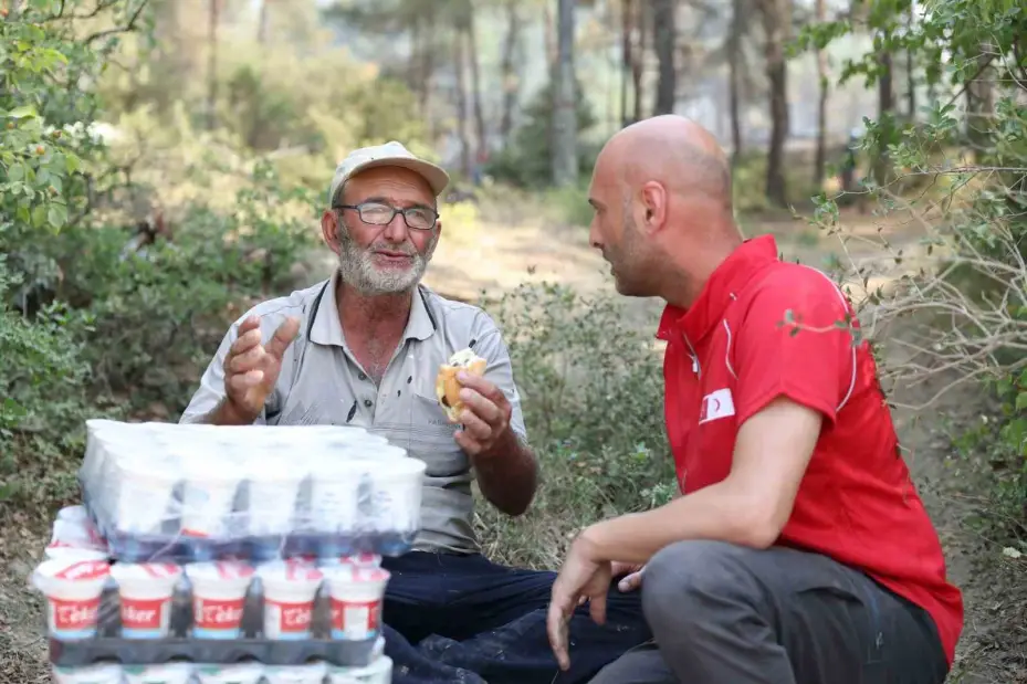 Türk Kızılay’dan orman yangını olan bölgelere yardım