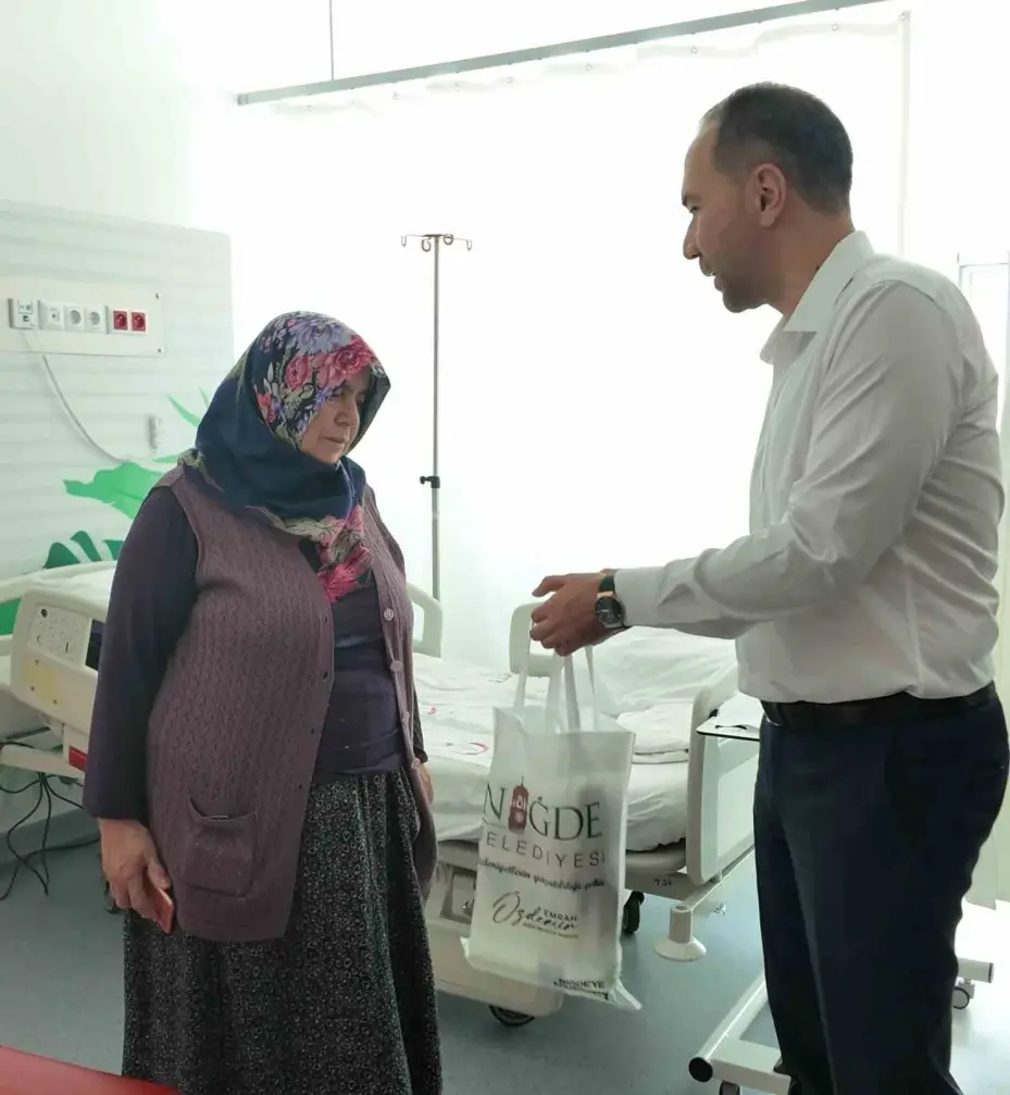 Niğde Belediyesi’nden hastalara ’Geçmiş Olsun Çantası’