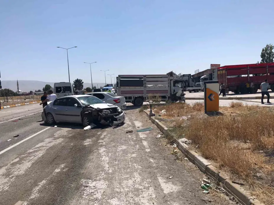 Ereğli’de zincirleme trafik kazası: 4 yaralı