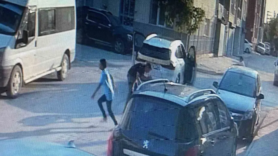 4 yaşındaki çocuğun ölümüne sebep olan kaza kameraya yansıdı