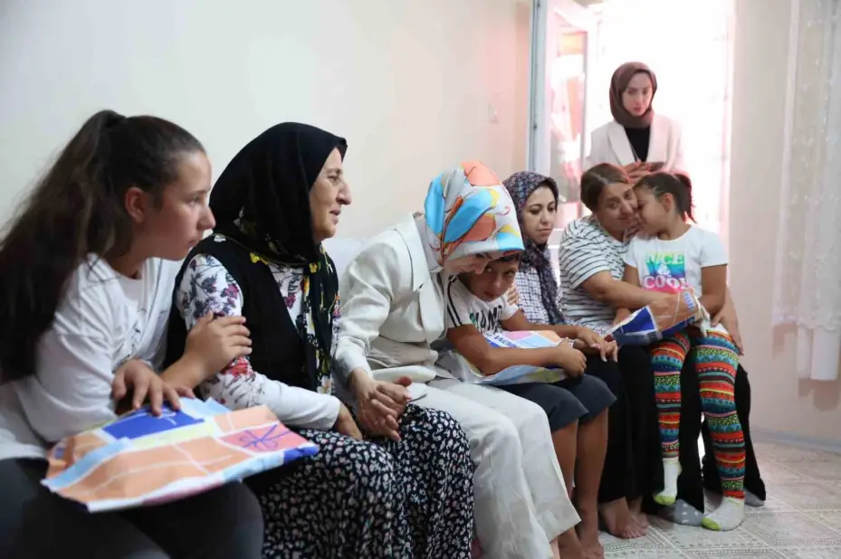Bakan Göktaş, yangında yaralanan orman işçisini ziyaret etti