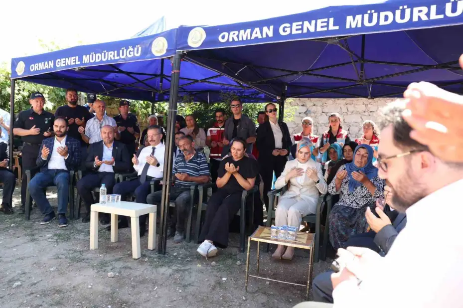 Bakan Göktaş, yangında yaralanan orman işçisini ziyaret etti