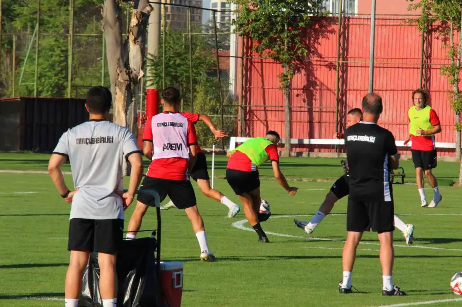 Gençlerbirliği, yeni sezon hazırlıklarını sürdürdü