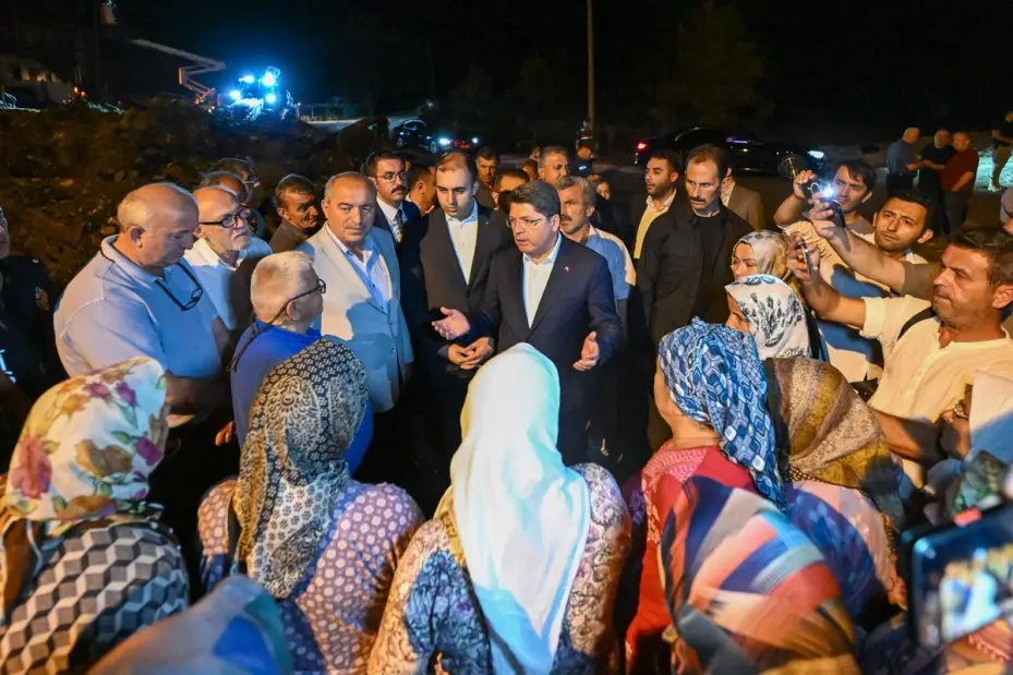 Adalet Bakanı Tunç: "26 Haziran-26 Temmuz tarihleri arasında çıkan orman yangınlarıyla ilgili 17 kişi tutuklu bulunmaktadır"