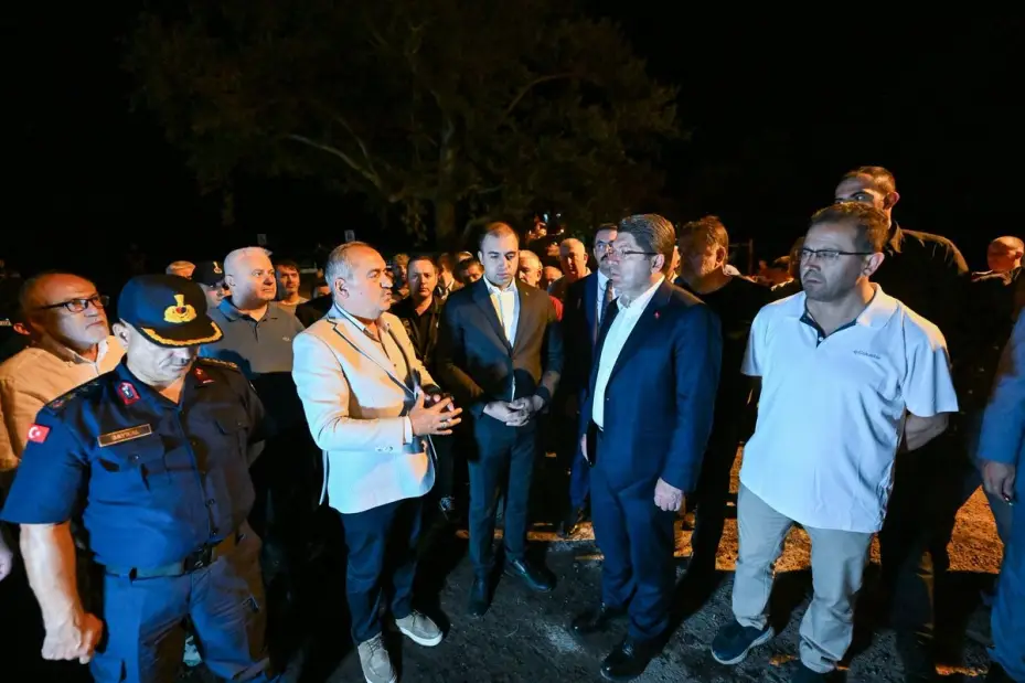 Adalet Bakanı Tunç: "26 Haziran-26 Temmuz tarihleri arasında çıkan orman yangınlarıyla ilgili 17 kişi tutuklu bulunmaktadır"